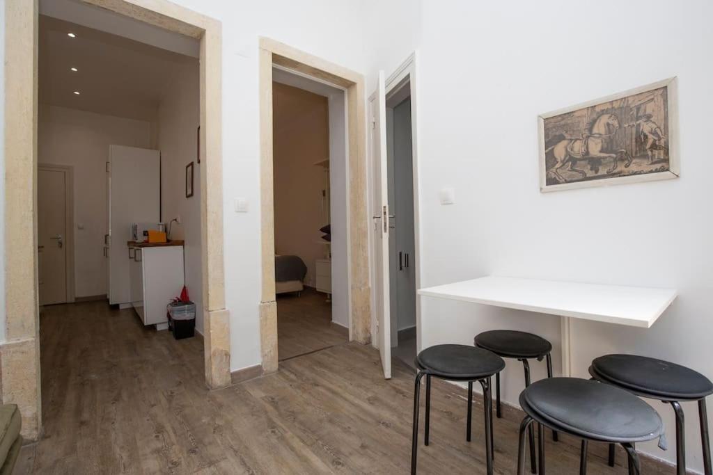 Vintage W/ Terrace Apartment Lissabon
